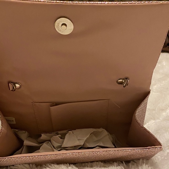 Elegant Rose Gold Clutch - Picture 4 of 4